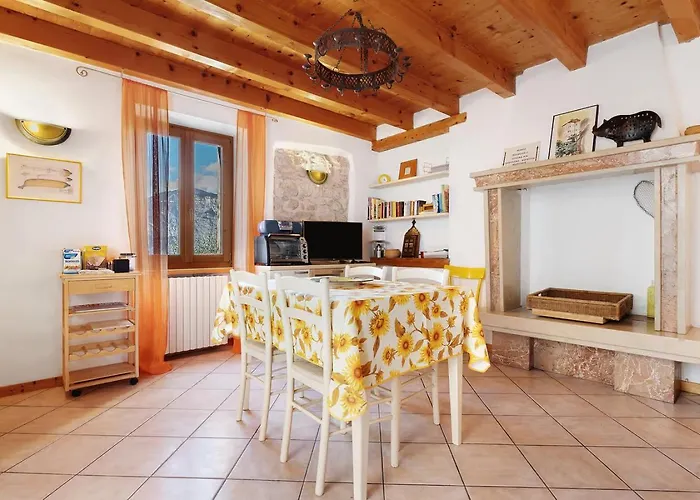 Intera Casa Di Garda بيت للعطل