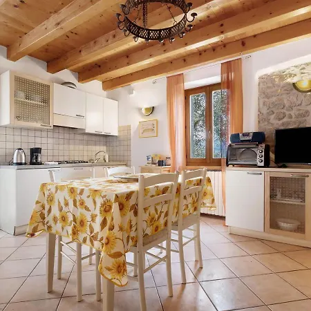 Intera Casa Di Garda ブレンゾーネ